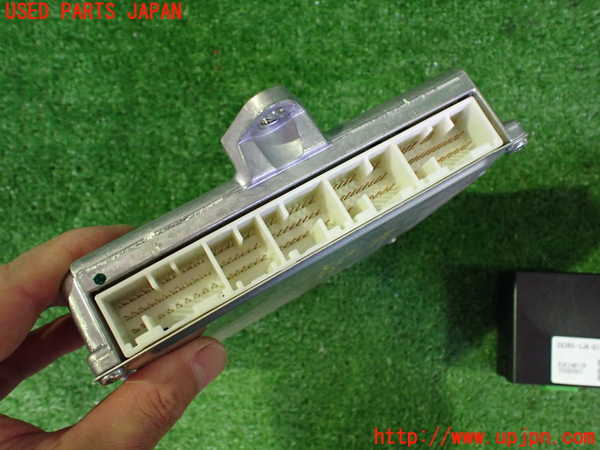 2UPJ-9240746110]レジェンド(KB2)エンジンコンピューター 中古_2