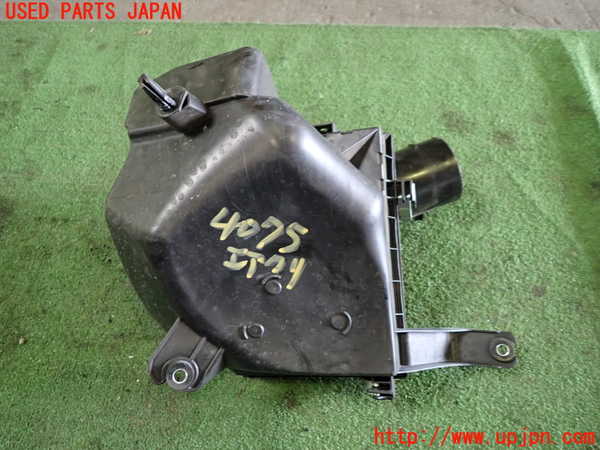 1UPJ-9240752560]クラウン マジェスタ ハイブリッド(GWS214)エアクリーナーボックス 中古_3