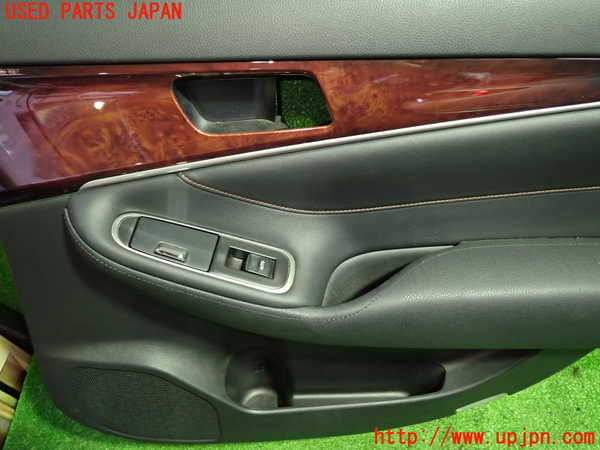 1UPJ-9240751294]クラウン マジェスタ ハイブリッド(GWS214)右後ドア内張り 中古_2