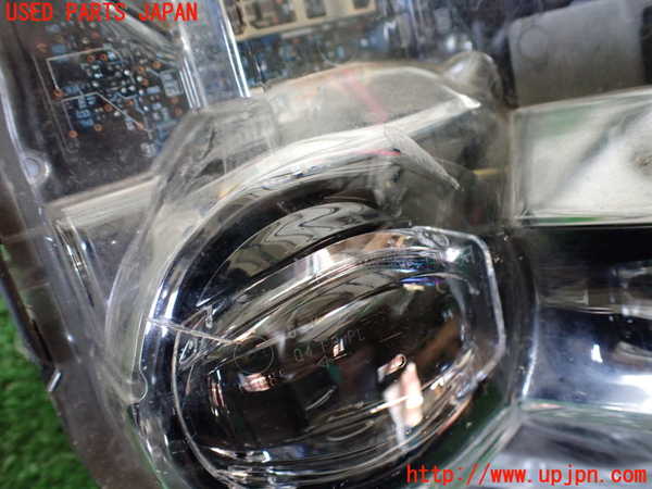 1UPJ-9240761180]レクサス・UX250h(MZAH10)右フォグ ジャンク_4