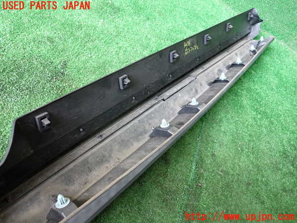 1UPJ-9240761232]レクサス・UX250h(MZAH10)右前ドアパネル 中古_4
