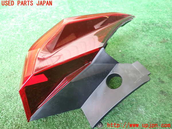 1UPJ-9240761536]レクサス・UX250h(MZAH10)左テールランプ 中古_2