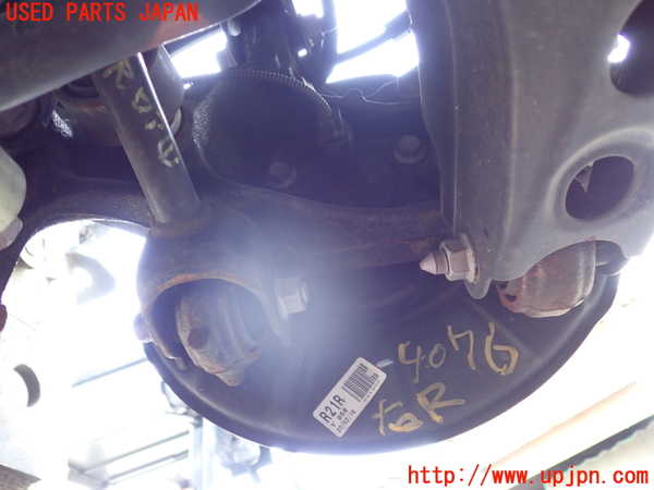 1UPJ-9240764300]レクサス・UX250h(MZAH10)右リアナックルハブ 中古_2