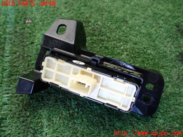 1UPJ-9240766313]レクサス・UX250h(MZAH10)スイッチ8(給油口 バックドア) 中古_2