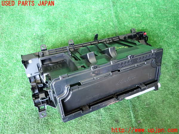 1UPJ-9240767516]レクサス・UX250h(MZAH10)グローブボックス1 中古_2
