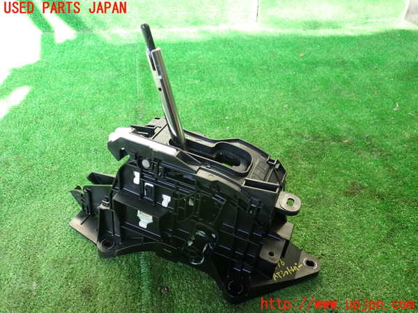 1UPJ-9240767555]レクサス・UX250h(MZAH10)ATシフトレバー 中古_2