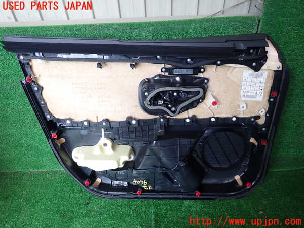 1UPJ-9240761234]レクサス・UX250h(MZAH10)右前ドア内張り 中古_3