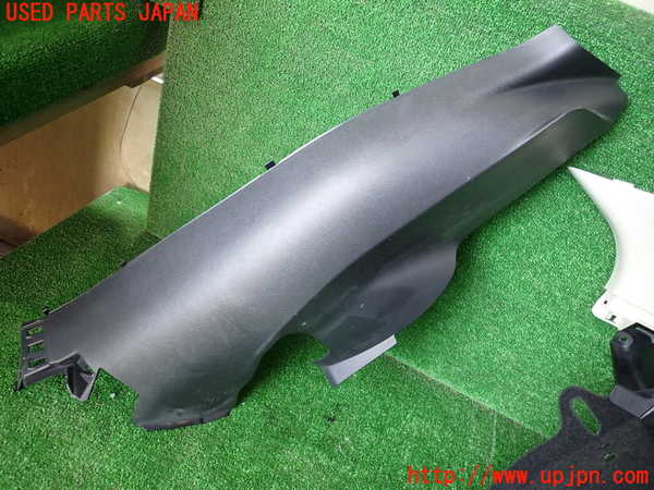1UPJ-9240767675]レクサス・UX250h(MZAH10)右リアピラートリム 中古_4