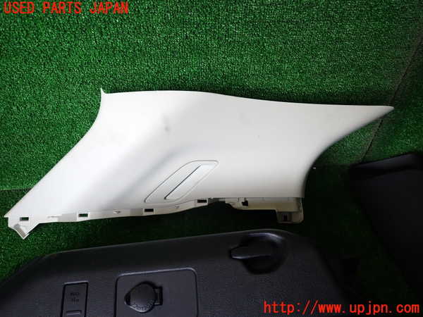 1UPJ-9240767680]レクサス・UX250h(MZAH10)左リアピラートリム 中古_2