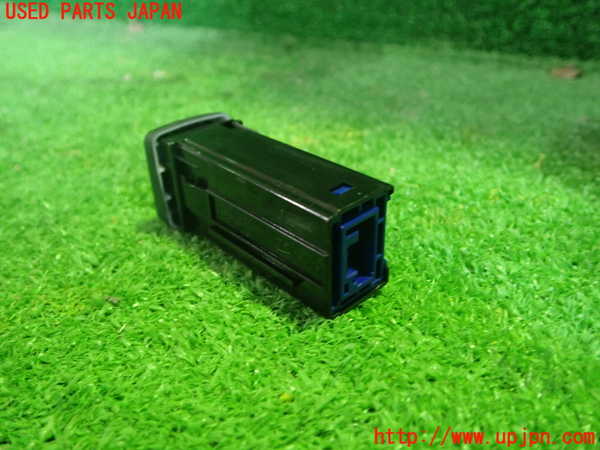 1UPJ-9240796306]カローラ ツーリング ハイブリッド(ZWE211W)スイッチ1 (シートヒーター 右) 中古_4