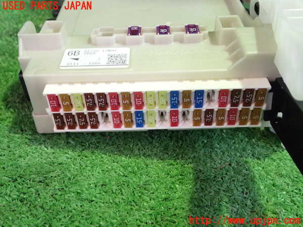 1UPJ-9240796741]カローラ ツーリング ハイブリッド(ZWE211W)ヒューズボックス1 【ジャンク】_3