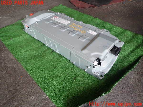 1UPJ-9240796911]カローラ ツーリング ハイブリッド(ZWE211W)ハイブリッドバッテリー1 中古_2