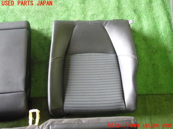 1UPJ-9240797385]カローラ ツーリング ハイブリッド(ZWE211W)リアシート 中古_2