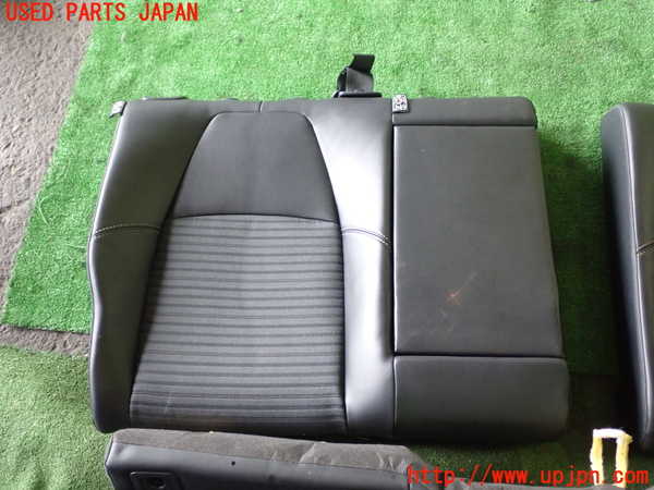 1UPJ-9240797385]カローラ ツーリング ハイブリッド(ZWE211W)リアシート 中古_3