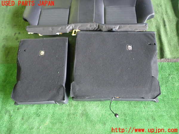 1UPJ-9240797385]カローラ ツーリング ハイブリッド(ZWE211W)リアシート 中古_5