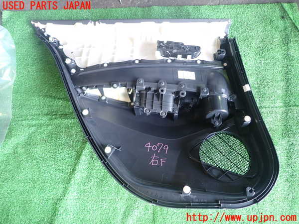 1UPJ-9240791294]カローラ ツーリング ハイブリッド(ZWE211W)右後ドア内張り 中古_5