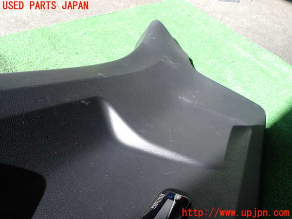 1UPJ-9240791578]カローラ ツーリング ハイブリッド(ZWE211W)バックドア内張り 中古_2