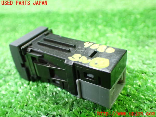 1UPJ-9240806312]ソリオ(MA37S)スイッチ7(スライドドアON) 中古_2