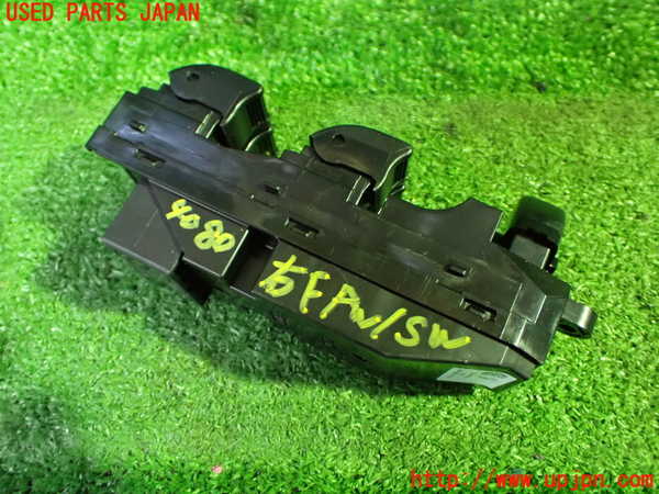 1UPJ-9240806240]ソリオ(MA37S)右前パワーウィンドウスイッチ 中古_2