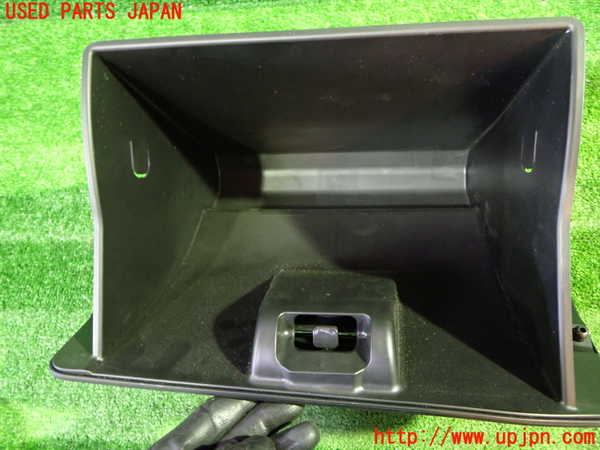 1UPJ-9240807516]ソリオ(MA37S)グローブボックス1 中古_2