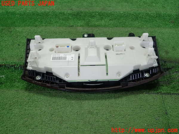 1UPJ-9240826066]シーマ(HGY51)エアコンスイッチ1 中古_2
