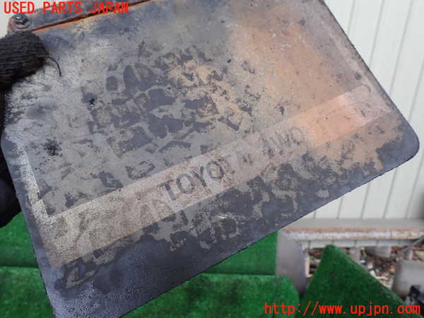 1UPJ-9240831450]ランクル40系(BJ41V)右フロントマッドガード(泥除け) 中古_4