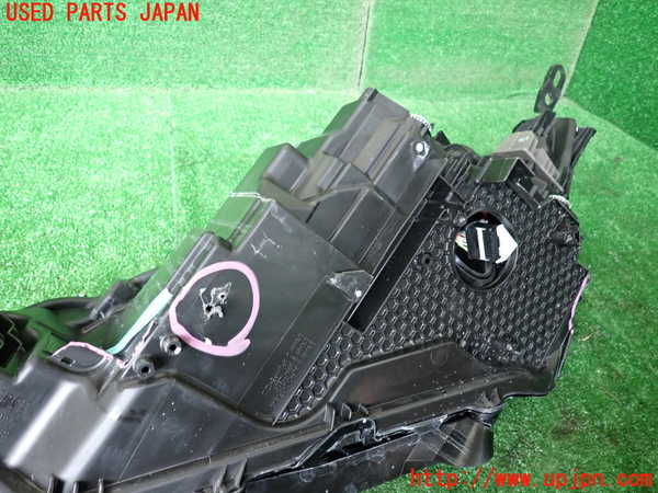 1UPJ-9240841130]ハリアー ハイブリッド(AXUH80)右ヘッドライト LED 中古_4