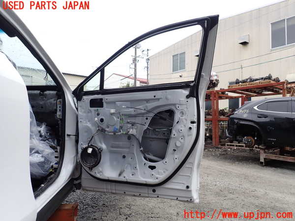 1UPJ-9240841230]ハリアー ハイブリッド(AXUH80)右前ドア 中古_2