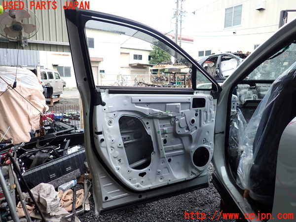 1UPJ-9240841260]ハリアー ハイブリッド(AXUH80)左前ドア 中古_2