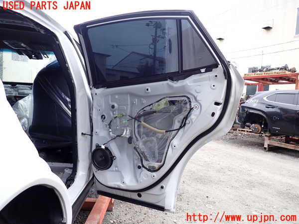 1UPJ-9240841290]ハリアー ハイブリッド(AXUH80)右後ドア 中古_2