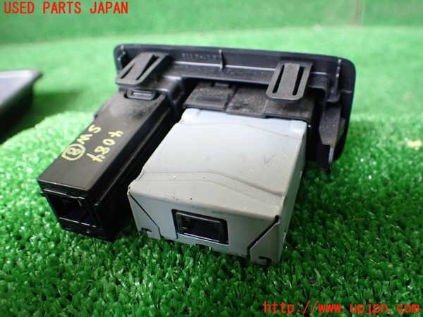 1UPJ-9240846313]ハリアー ハイブリッド(AXUH80)スイッチ8 中古_2