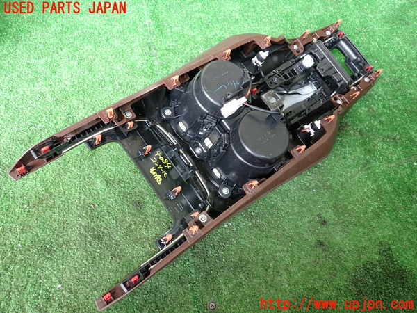 1UPJ-9240847549]ハリアー ハイブリッド(AXUH80)コンソール 中古_5