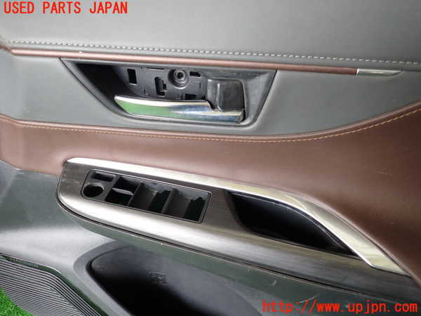 1UPJ-9240841234]ハリアー ハイブリッド(AXUH80)右前ドア内張り 中古_2