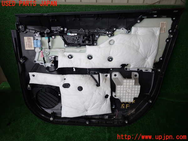 1UPJ-9240841264]ハリアー ハイブリッド(AXUH80)左前ドア内張り 中古_3
