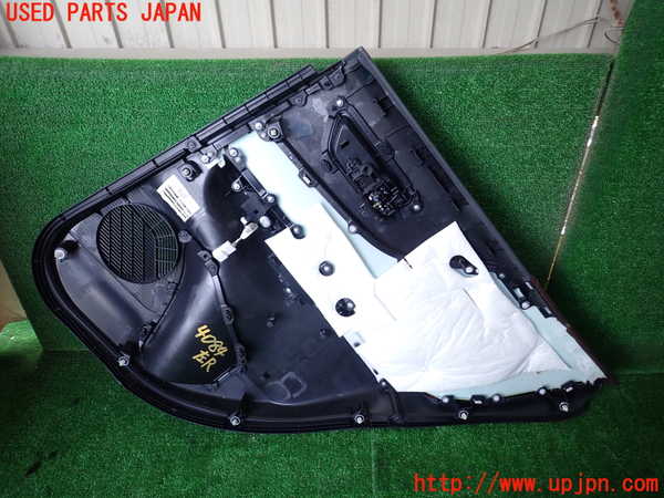 1UPJ-9240841324]ハリアー ハイブリッド(AXUH80)左後ドア内張り 中古_3