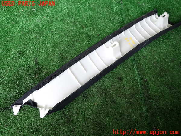 1UPJ-9240847660]ハリアー ハイブリッド(AXUH80)左フロントピラートリム 中古_2