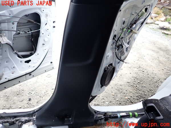 1UPJ-9240847665]ハリアー ハイブリッド(AXUH80)右センターピラートリム 中古_3