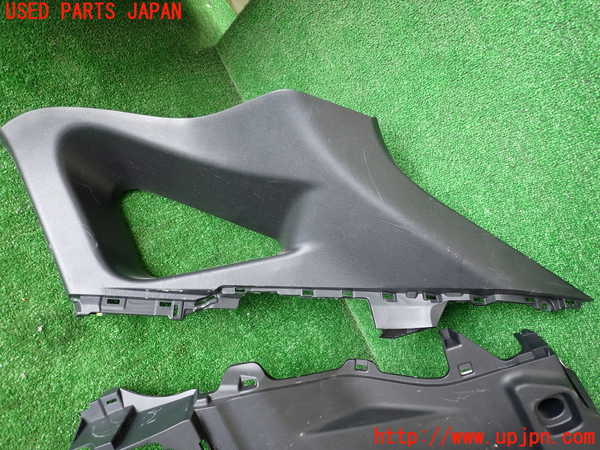 1UPJ-9240847675]ハリアー ハイブリッド(AXUH80)右リアピラートリム 中古_2