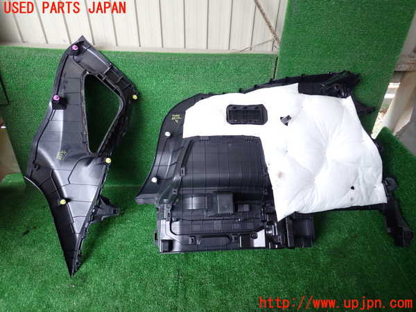 1UPJ-9240847675]ハリアー ハイブリッド(AXUH80)右リアピラートリム 中古_4