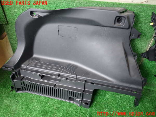 1UPJ-9240847680]ハリアー ハイブリッド(AXUH80)左リアピラートリム 中古_3
