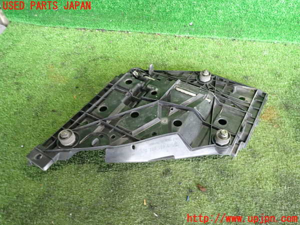 2UPJ-9240851140]ポルシェ・パナメーラ(970M46(改))右ヘッドライトリム 中古_2