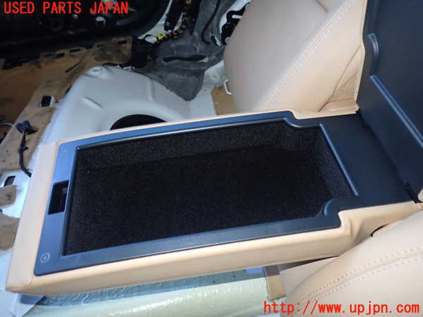 2UPJ-9240857385]ポルシェ・パナメーラ(970M46(改))リアシート 中古_3