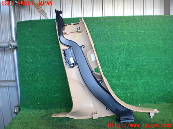 2UPJ-9240857665]ポルシェ・パナメーラ(970M46(改))右センターピラートリム 中古_3