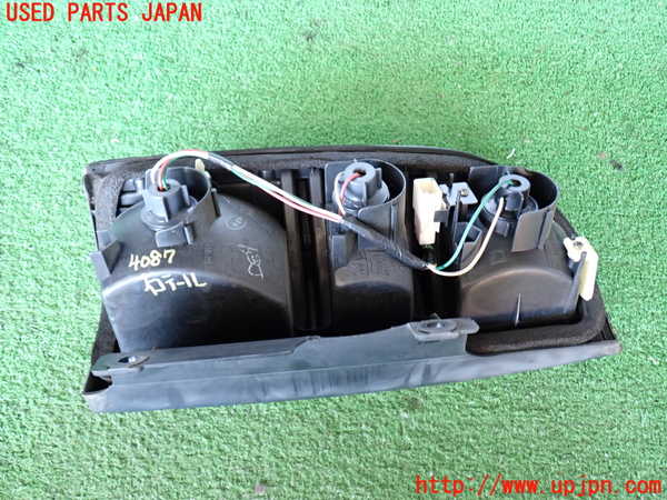 2UPJ-9240871530]ランクルプラド(KZJ95W)右テールランプ 中古_3