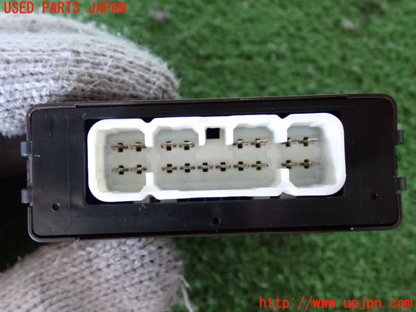 2UPJ-9240876146]ランクルプラド(KZJ95W)コンピューター1 中古 (ANTENNA RELAY TOYOTA 85914-60050)_2