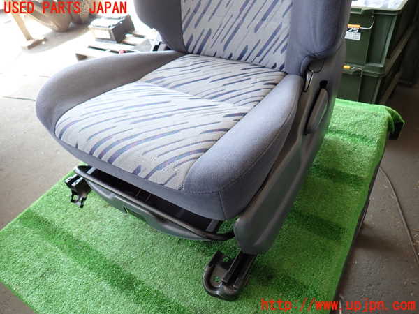 2UPJ-9240877065]ランクルプラド(KZJ95W)助手席シート 中古_2