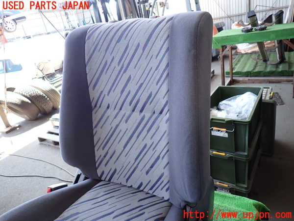 2UPJ-9240877065]ランクルプラド(KZJ95W)助手席シート 中古_3