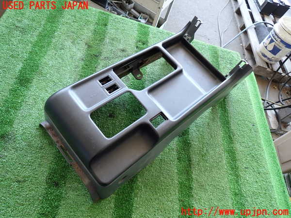 2UPJ-9240877540]ランクルプラド(KZJ95W)センターコンソール 中古_3