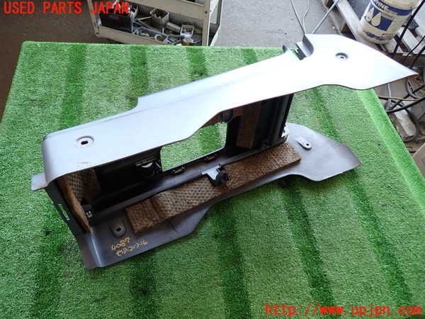 2UPJ-9240877540]ランクルプラド(KZJ95W)センターコンソール 中古_4