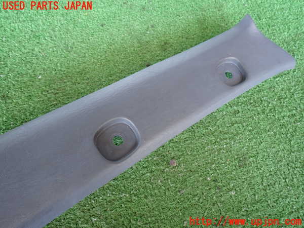 2UPJ-9240877655]ランクルプラド(KZJ95W)右フロントピラートリム 中古_3